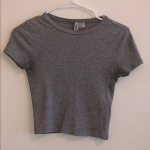 H&M grey crop top shirt